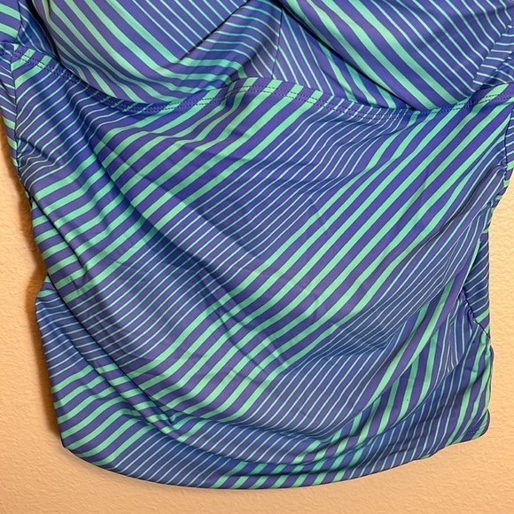 CATALINA Swimsuit Top Plus Size 2X (18W-20W) - Picture 5 of 16